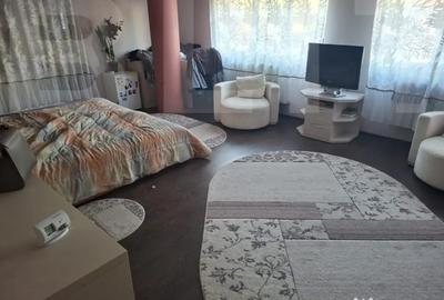 Casă cu 7 camere cu Teren 550 Mp în Central - 10
