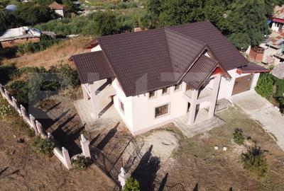 Casa la rosu, de vanzare, 250 mp, zona Slobozia Moara - 5
