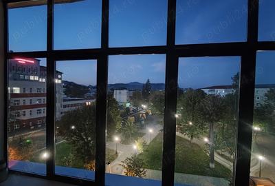 Apartament 3 camere decomandat - 1