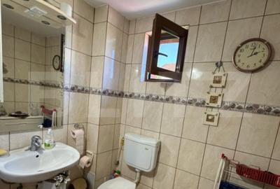 Casă cu 5 camere cu Canalizare în Central - 4