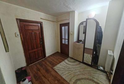 Apartament cu 2 camere decomandat în Piața Centrală - 4