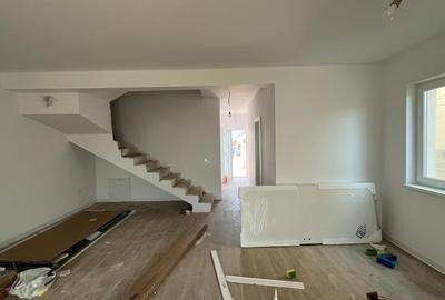 Duplex cu 5 camere cu Teren 300 Mp în Moșnița Nouă - 2