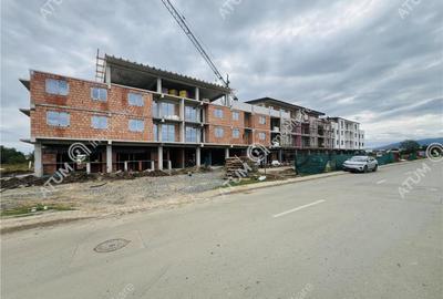 Apartament cu 3 camere si balcon etaj 1 in Selimbar zona Tri - 1