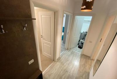 Apartament cu 2 camere nedecomandat, mobilat în Tractorul - 5