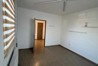 Spațiu comercial, de 45 mp, în Central
