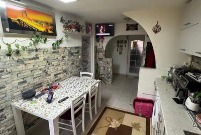 Apartament cu 3 camere decomandat în Micro 16 - 2