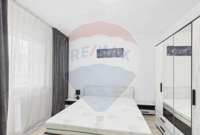 Apartament cu 3 camere semidecomandat, mobilat în Nerva Traian