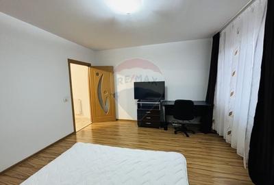 Apartament spatios de vanzare 2 camere EROILOR . VOLUNTARI A3 - 9