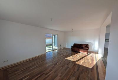 Casa Spa?ioasa cu 7 Camere, 242 mp Utili ?i 600 mp Teren - 17