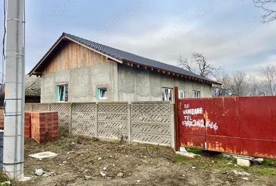 Casă cu Teren 1356 Mp în Jebel