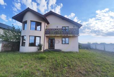 Casă individuală cu 4 camere cu Canalizare în Ghercești - 1