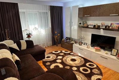 Apartament cu 3 camere decomandat în Sărari - 1