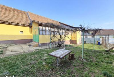 Casă cu 3 camere cu Canalizare în Marpod - 16