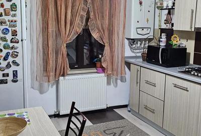 Apartament cu 3 camere decomandat în Ostroveni - 2