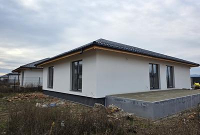 Casa individuala cu 4 camere, nivel parter, teren 550mp - 2