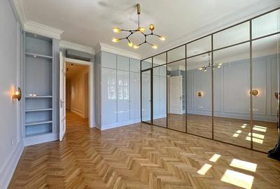 Apartament de Închiriat - 4 Camere, Ultramodern, în Centrul Civic al Brașovului