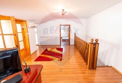 Casa 5 camere de inchiriat in zona Centrala - 13