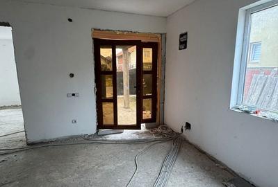 Casă cu 5 camere cu Teren 300 Mp în Sânmartin - 2