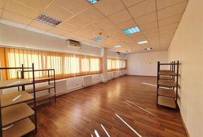 Spațiu comercial, de 2,100 mp, în Zona industrială - 13