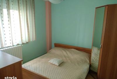Apartament cu 3 camere decomandat în Drumul Taberei