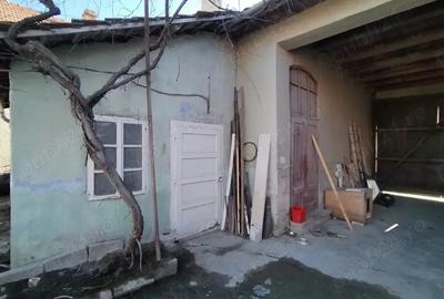 Casa tradi?ionala cu 2 corpuri, grajd, ?ura ?i 1200 mp teren Lisa, Bra?ov ideal turism rural - 3