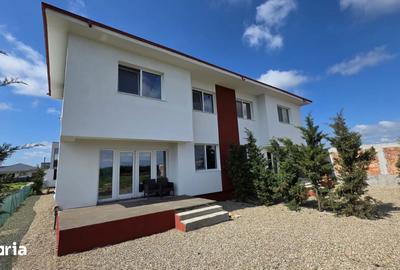 Casă cu 4 camere cu Teren 245 Mp în Central - 4