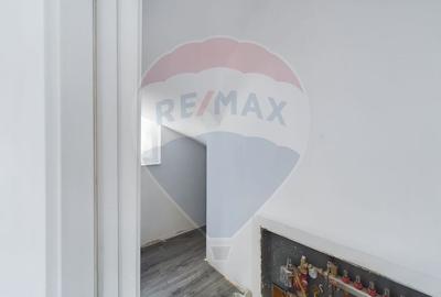 Casă cu 5 camere cu Teren 1000 Mp în Ostratu - 3