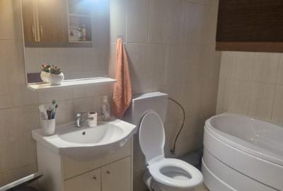 Casă cu 10 camere cu Teren 1400 Mp în Sărata - 8