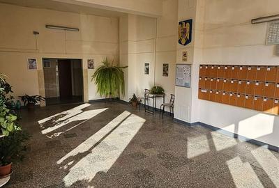 Apartament cu 3 camere decomandat în Dacia