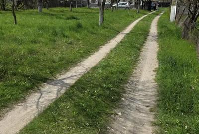 Teren de 1048 mp, în Vlădești - 2