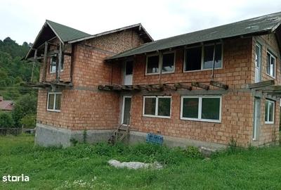Casă cu 7 camere cu Teren 1398 Mp în Unirii - 3