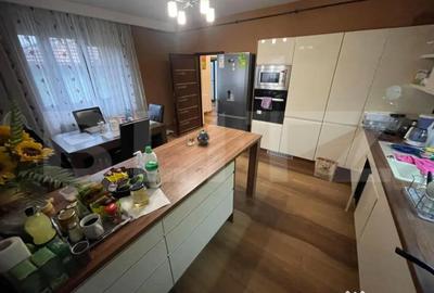 Casă cu 7 camere cu Teren 252 Mp în Semicentral - 12