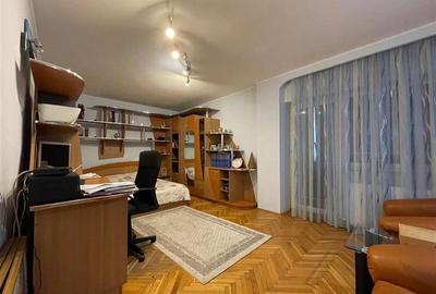 Apartament cu 3 camere decomandat, mobilat în Central - 9