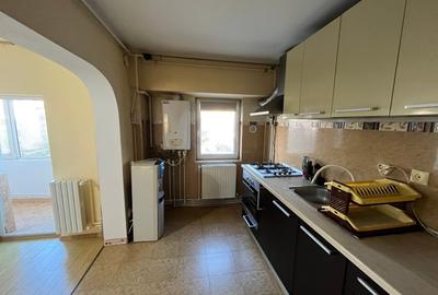 Inchiriez apartament 3 camere zona Trocadero - 2