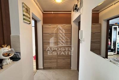 Apartament cu 3 camere semidecomandat în Girocului - 1