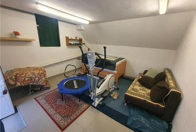 Casă cu 4 camere cu Canalizare în Slimnic - 22