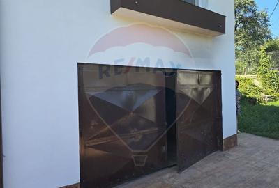 Casa / Vila cu 4 camere de vanzare - 2