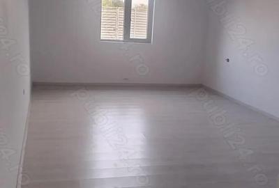 Casa mare in localitatea Lumina cu patru camere ?i 300 mp teren - 13