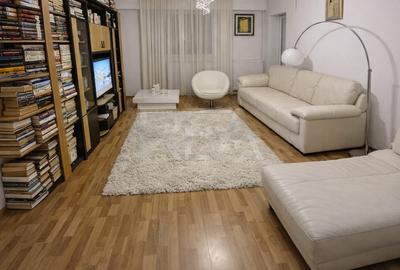 Apartament cu 3 camere decomandat, mobilat în Calea Călărașilor