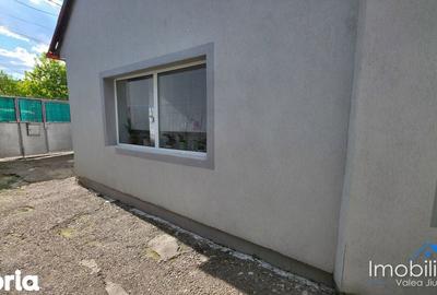 Casă cu 4 camere cu Teren 268 Mp în Central - 2