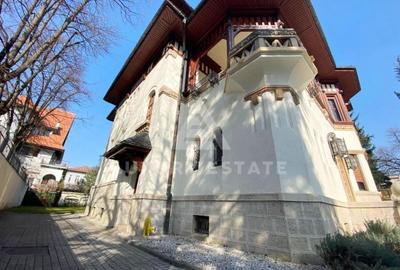Casă individuală cu 11 camere cu Canalizare în Capitale - 4