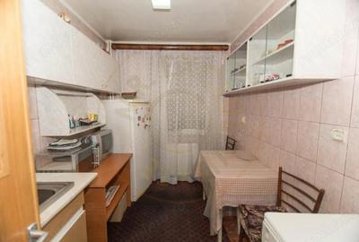 Apartament cu 3 camere semidecomandat, mobilat în Calea București - 2