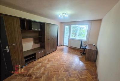 Apartament cu 2 camere decomandat în Cornișa - 4