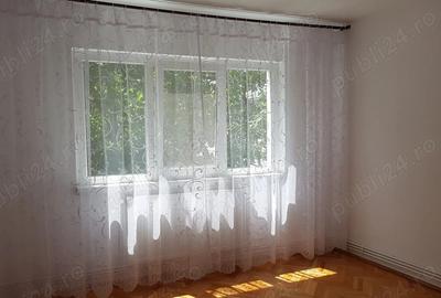 Rovine, zona garii, apartament doua camere, modificat in trei, etaj 2 din 4, centrala proprie. - 9