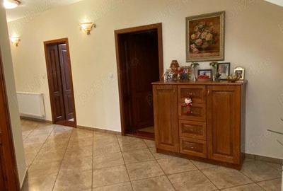 Casă cu 5 camere cu Teren 750 Mp în Giroc