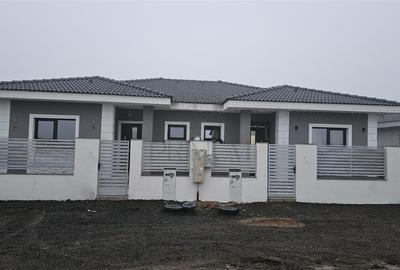 Duplex cartier Plopi - aproape de asfalt - zona linistita. - 1