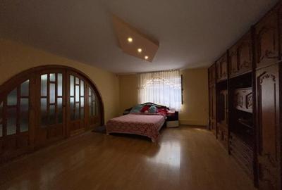 Casă cu 8 camere cu Canalizare în Tăuții de Sus - 5