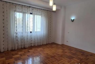 Apartament cu 4 camere decomandat, mobilat în Armeneasca - 1