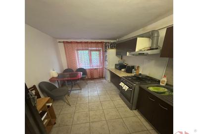 Garsoniera 38 mp utili,hol patrat , parter/3,CENTRU- Sala Po Garsoniera 38 mp utili,hol patrat , parter/3,CENTRU- Sala Po - 1