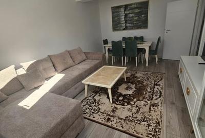 Apartament trei camere decomandat - Domenii